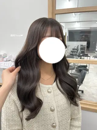 ロング カラー 柔らかオリーブ🌿 HIMARI🌻のヘアスタイル