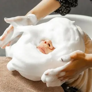 mio 🍒レイヤーカットのヘアスタイル