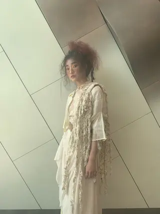 ロング カラー パーマ ヘアアレンジ ミドウチ アヤカのヘアスタイル