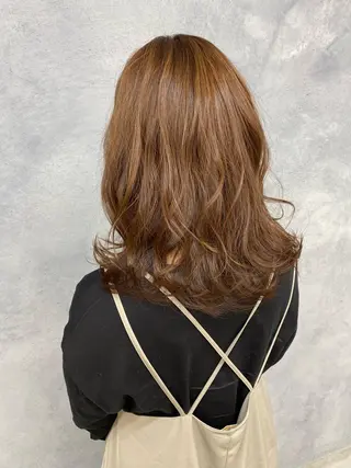 セミロング 嶋田 久純のヘアスタイル