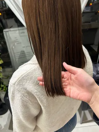 カラー SLASHスラッシュ 辻村  彩華のヘアスタイル
