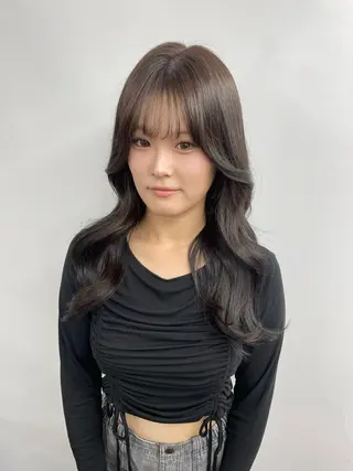 セミロング 𝙃𝘼𝙍𝙐🎀 韓国×エクステのヘアスタイル