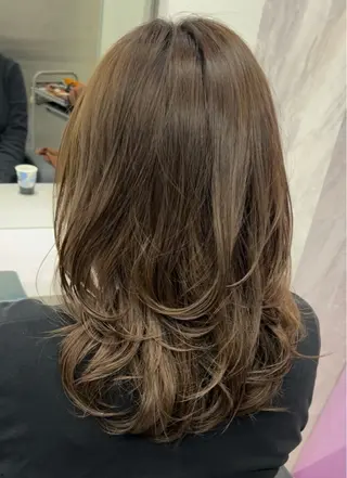 ロング カラー 艶ハイトーン‪‪🔆 ️️️安座間 希のヘアスタイル