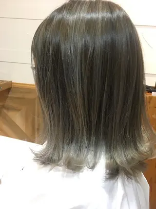 ミディアム 末石 智のヘアスタイル