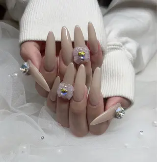 ネイル KARI ネイルサロンのネイルデザイン