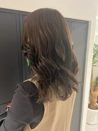 ミディアム カラー 暗髪カラー🫐パーマ おくだりんかのヘアスタイル