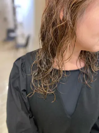 ロング パーマ 田崎 暁大のヘアスタイル