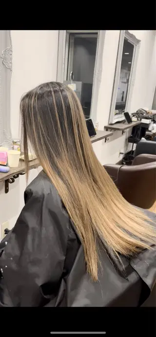 ロング カラー バレイヤージュ 宮本宗嵩のヘアスタイル