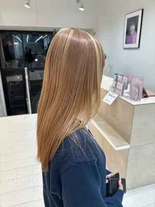 ミディアム ハイトーン/レイヤー /ケアブリーチ石川治のヘアスタイル