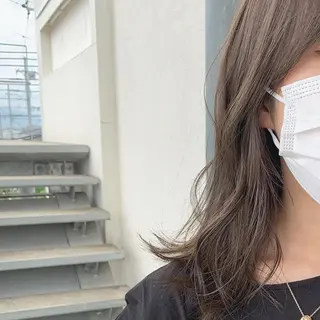 ミディアム 岩井 愛生のヘアスタイル