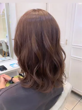 セミロング カラー 岩本 菖のヘアスタイル