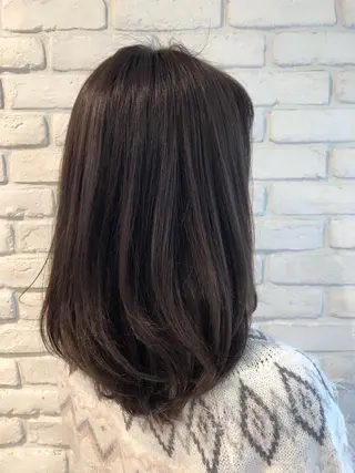 ミディアム カラー ベージュカラー🧸 伊藤なつみのヘアスタイル
