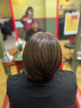 ショート カラー 米倉 麻衣のヘアスタイル