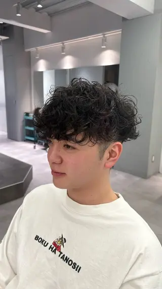 ミディアム パーマ メンズ 高橋 周のヘアスタイル