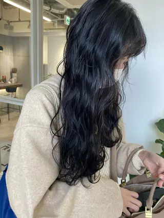 ロング カラー パーマ ヘアアレンジ 🫧umu.🫧韓国 /レイヤー/ハッシュのヘアスタイル