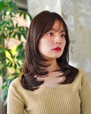 セミロング レイヤー特化/小顔顔 周り/セノ/表参道のヘアスタイル