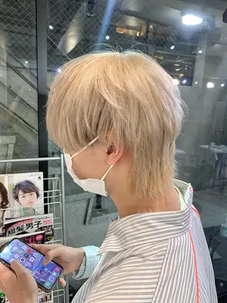 ショート カラー メンズ 中性ウルフカット ケアブリーチ/ケイトのヘアスタイル