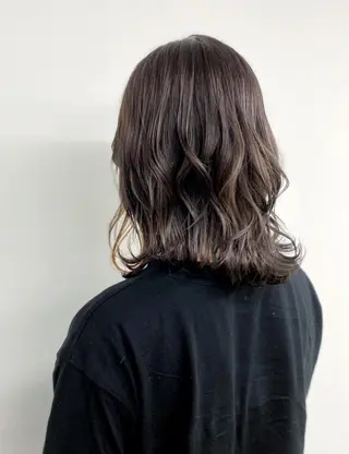 セミロング カラー ⭐️当日OK⭐️ 岩田峻のヘアスタイル
