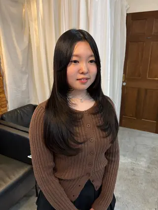 ロング 顔周りカット ピンク カラー🩰りりのヘアスタイル