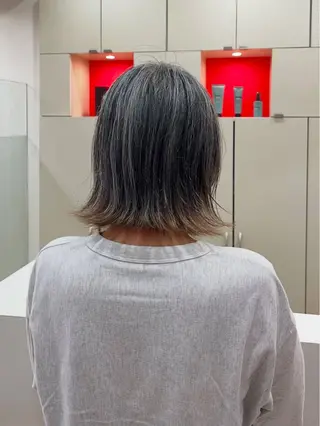 ミディアム 金井 美雪のヘアスタイル