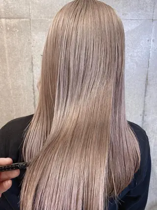 ロング 白髪ぼかし×デザイン 🕊️🫧ホウジョウのヘアスタイル