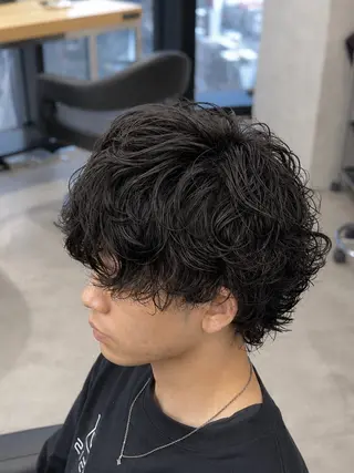 ミディアム パーマ ヘアアレンジ メンズ 🔥ニュアンス フェザー小林海斗🔥のヘアスタイル
