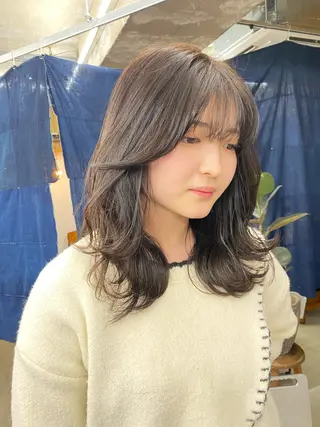 ミディアム カラー 竹内 柚子のヘアスタイル