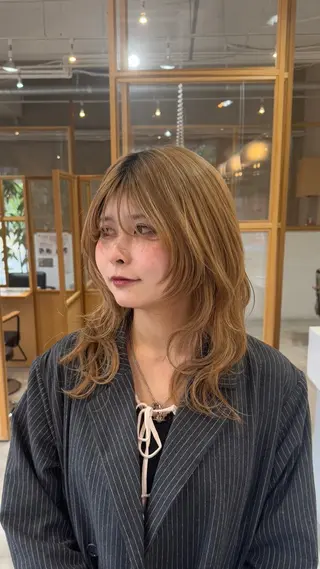 ロング FERIA かりんのヘアスタイル