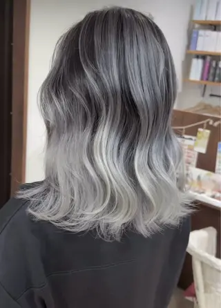 セミロング naomi (夜間営業受付中★)のヘアスタイル