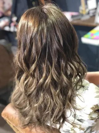ミディアム 西村 雄二/エクステのヘアスタイル