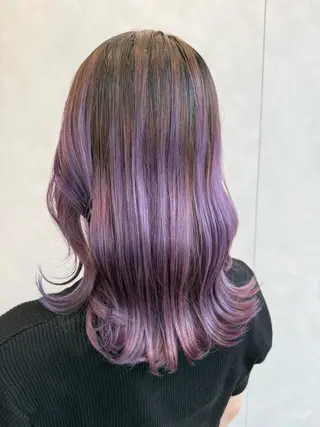 ロング カラー インナーカラー 推し ブリーチ 髪質改善のヘアスタイル