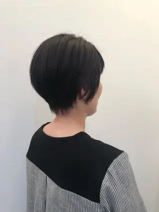 ショート ツノガイ エリのヘアスタイル