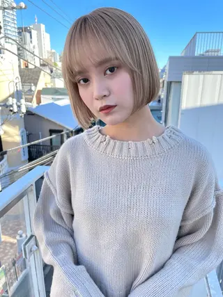 ショート カラー TATSUブリーチ/ ミルクティーベージュのヘアスタイル