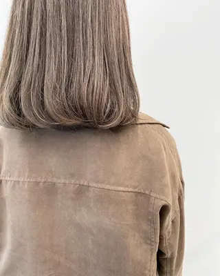 ミディアム カラー 【ブリーチカラー】 🌈ALIVE若山葵のヘアスタイル