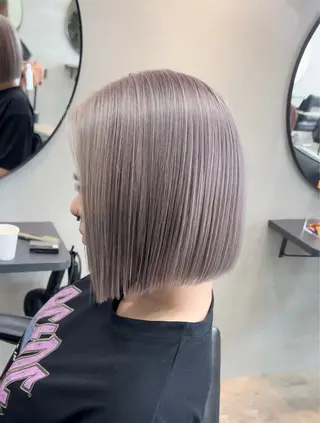 ショート カラー リサ tonieのヘアスタイル