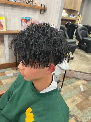 ミディアム パーマ メンズ 八尾メンズ特化 スタイリスト竜也のヘアスタイル