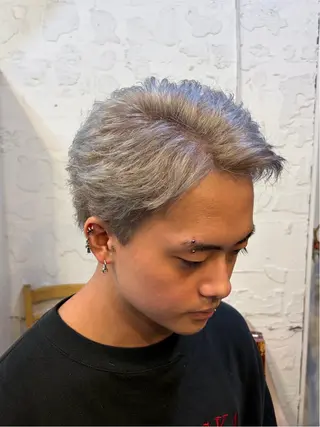 カラー メンズ ダブルカラー寒色系 ボリューム改善ハヤトのヘアスタイル