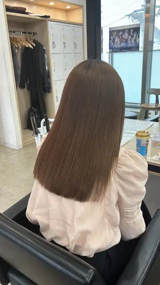 セミロング 🪽髪質改善矯正 🤍MIU🤍のヘアスタイル