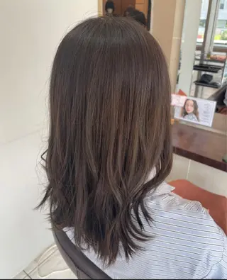 セミロング カラー 垢抜け透明感カラー 🌻篠崎梓🌻のヘアスタイル