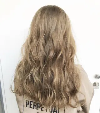ロング カラー 🌈艶ハイトーン🌈 心を込めます🤝涼介のヘアスタイル