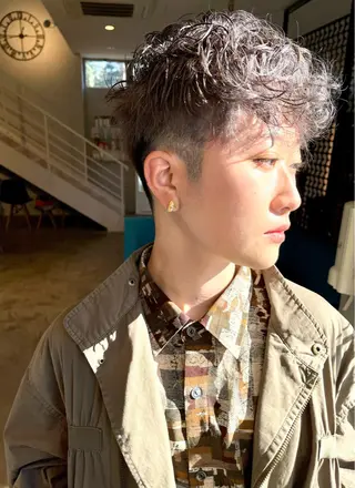 ショート AKUTSU KOICHIのヘアスタイル