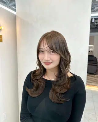 ロング カラー 韓国風レイヤーカラー ライムのヘアスタイル