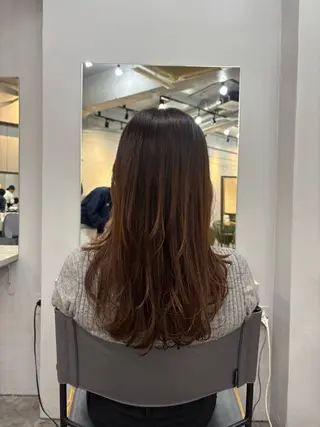 セミロング 久貝 莉子のヘアスタイル