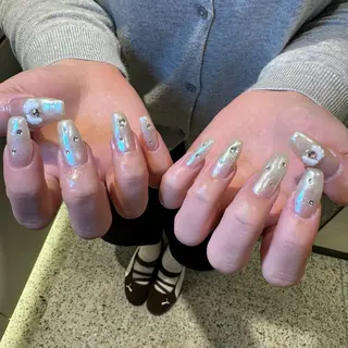 ネイル RIEKO🍒 ワンホン♡推しネイルのネイルデザイン