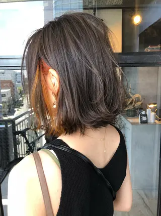 ミディアム 俵 知広のヘアスタイル