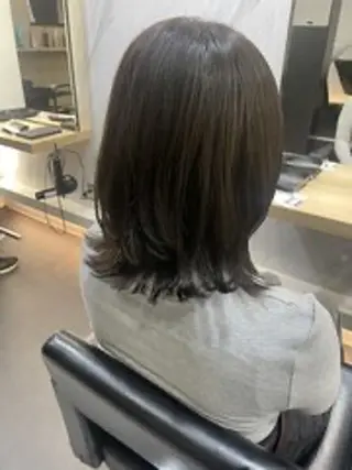 ミディアム カラー サイトウ ユリコのヘアスタイル