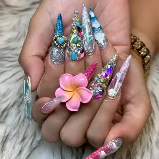 ネイル 出羽 奈津季のネイルデザイン