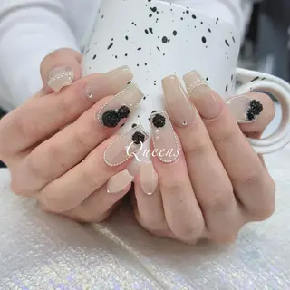ネイル Queens 榊 まおのネイルデザイン