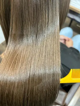 カラー フルヤ タクミのヘアスタイル