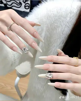 ネイル 山田 あやかのネイルデザイン